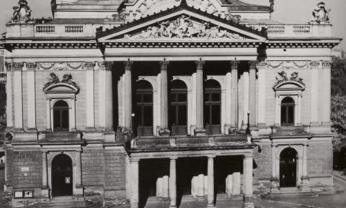 A001 Mahenovo divadlo